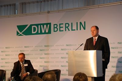 Mahnung an die Berater: Finanzminister Peer Steinbrück Mahnung an die Berater: Finanzminister Peer Steinbrück