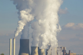 Klimawandel: Braunkohlekraftwerk in DÃ¼sseldorf (Foto: Richard Brand, via flickr.com, Creative Commons)